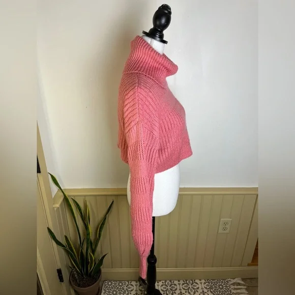 Urban Outfitters Pink Cropped Turtleneck Sweater S Ribbed Knit Barbie Cozycore - Picture 3 of 10